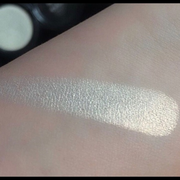 Kat Von D eyeshadow.... thunderstick - Picture 3 of 3